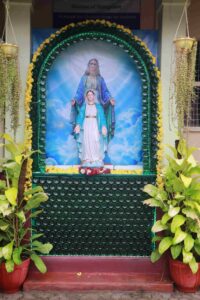 Read more about the article Green Glass Bottle Grotto of Mother Mary in Gladsom Home